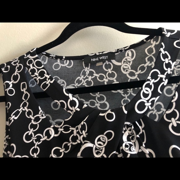 Nine West. Blouse black & white chain pattern. Like new! - Picture 4 of 5